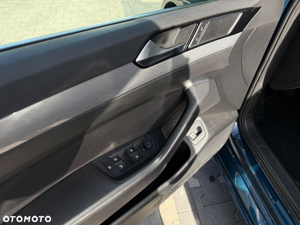 Volkswagen Passat 2.0 TDI EVO Business - 25