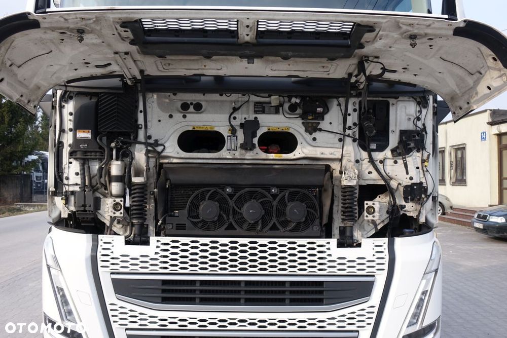 Volvo FH 500 GLOBETROTTER XL / I-SAVE / STANDARD / AUTOMAT / EURO 6 / KLIMATYZACJA POSTOJOWA / LODÓWKA / LED / NAVI / 2 ZBIORNIKI - 11