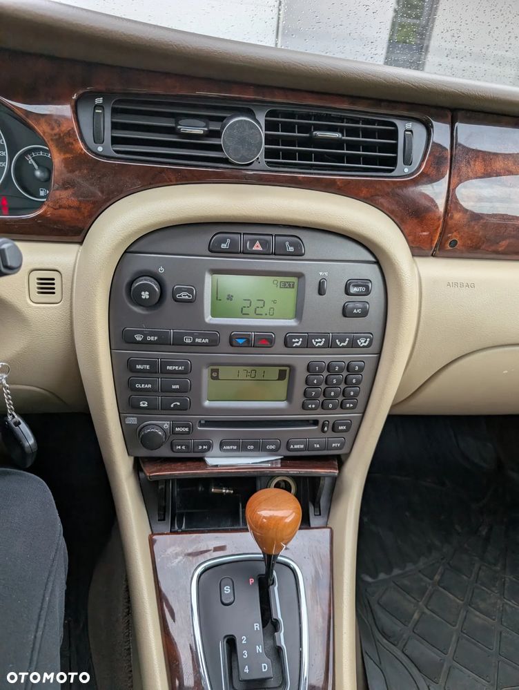 Jaguar X-Type ver-3-0-v6-4x4-executive - 11