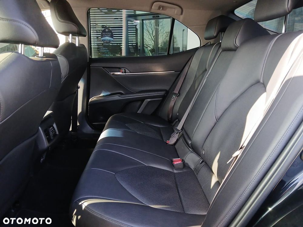 Toyota Camry 2.5 Hybrid Executive CVT - 14