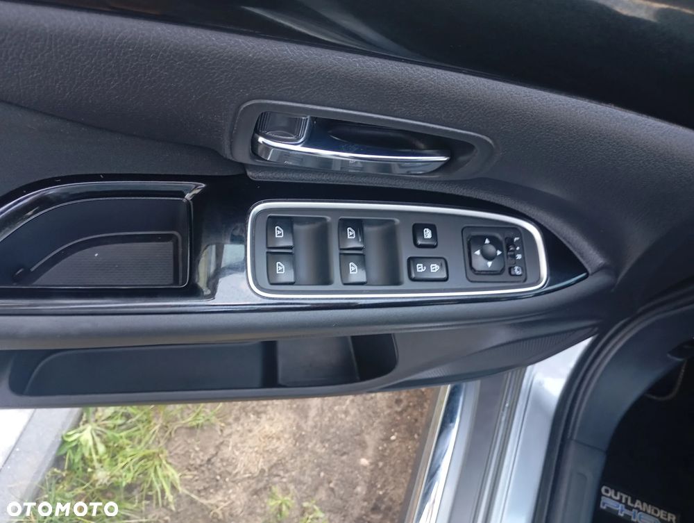 Mitsubishi Outlander - 20