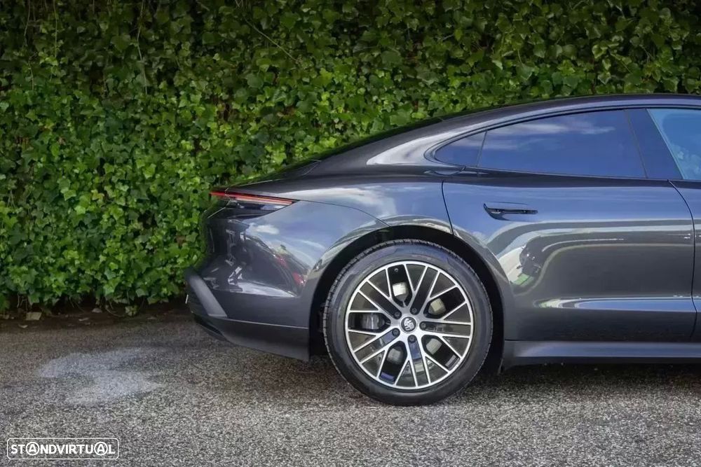 Porsche Taycan - 4