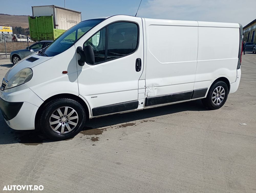 Opel Vivaro 2.5 CDTi - 1