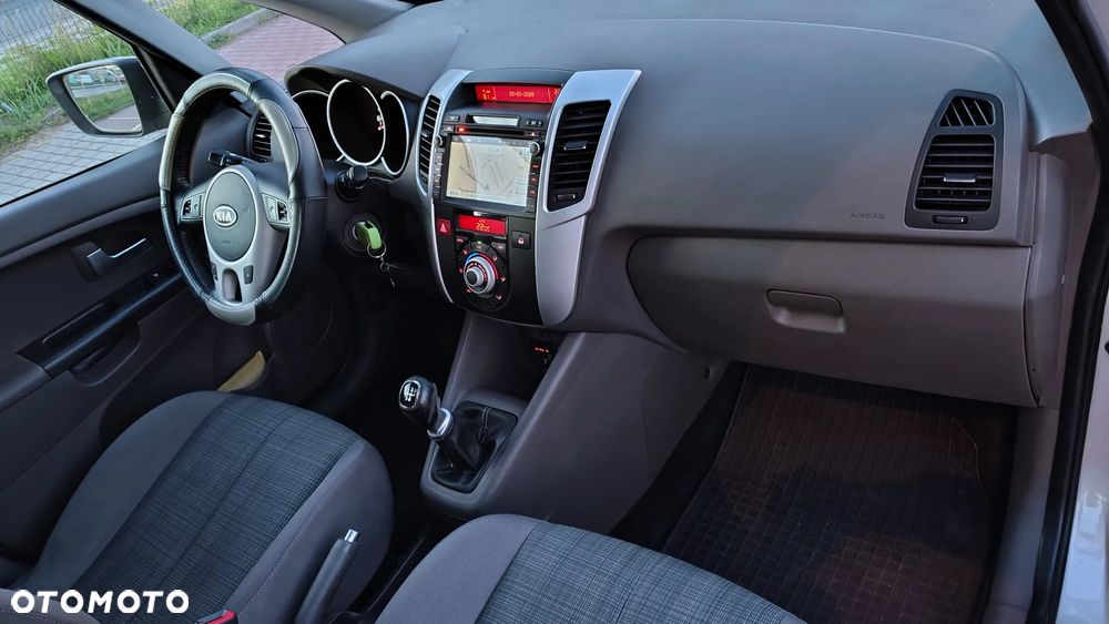 Kia Venga - 9