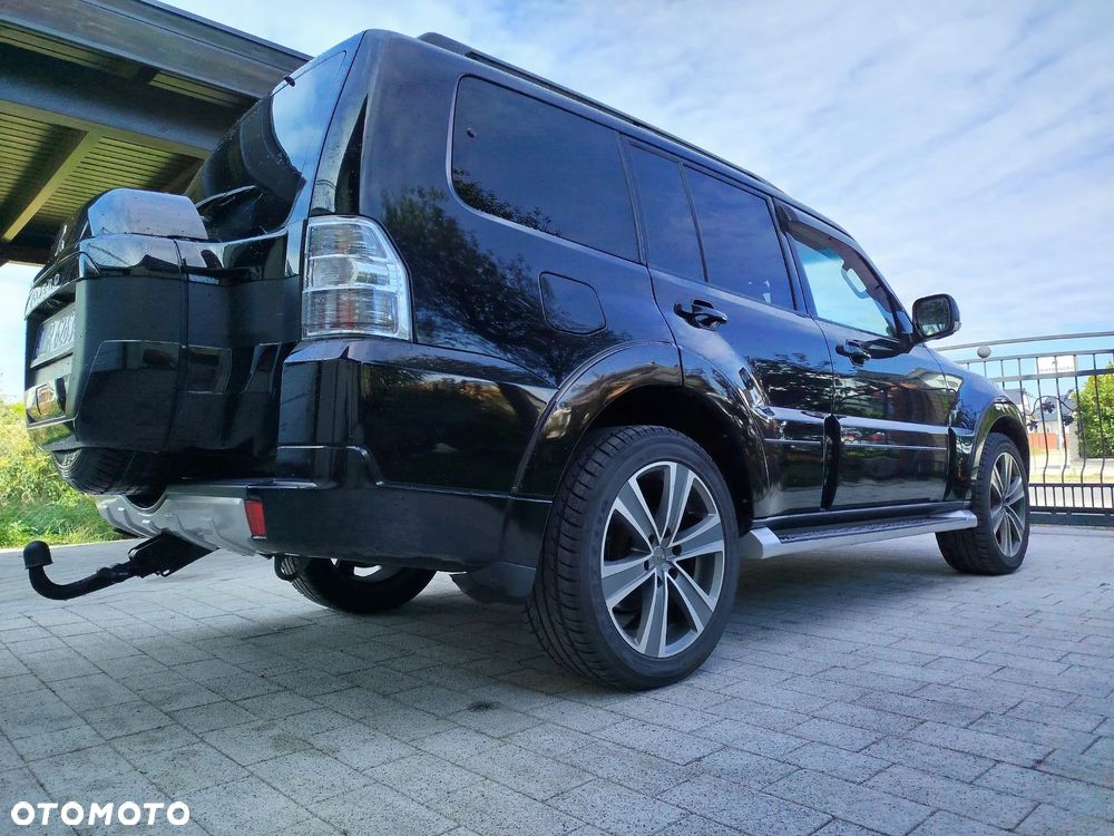 Mitsubishi Pajero - 2