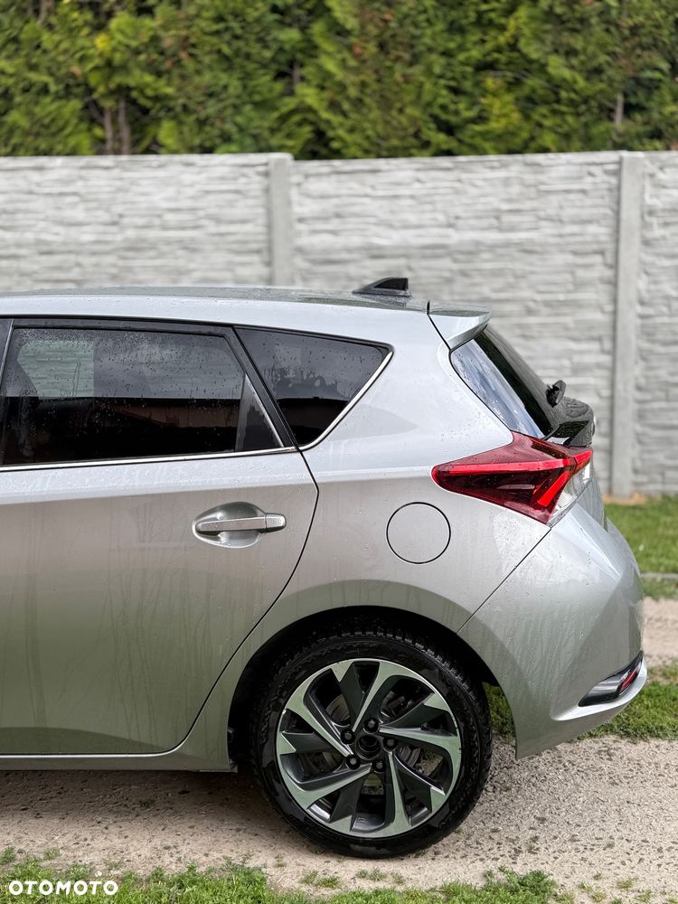 Toyota Auris 1.6 D-4D Prestige - 4