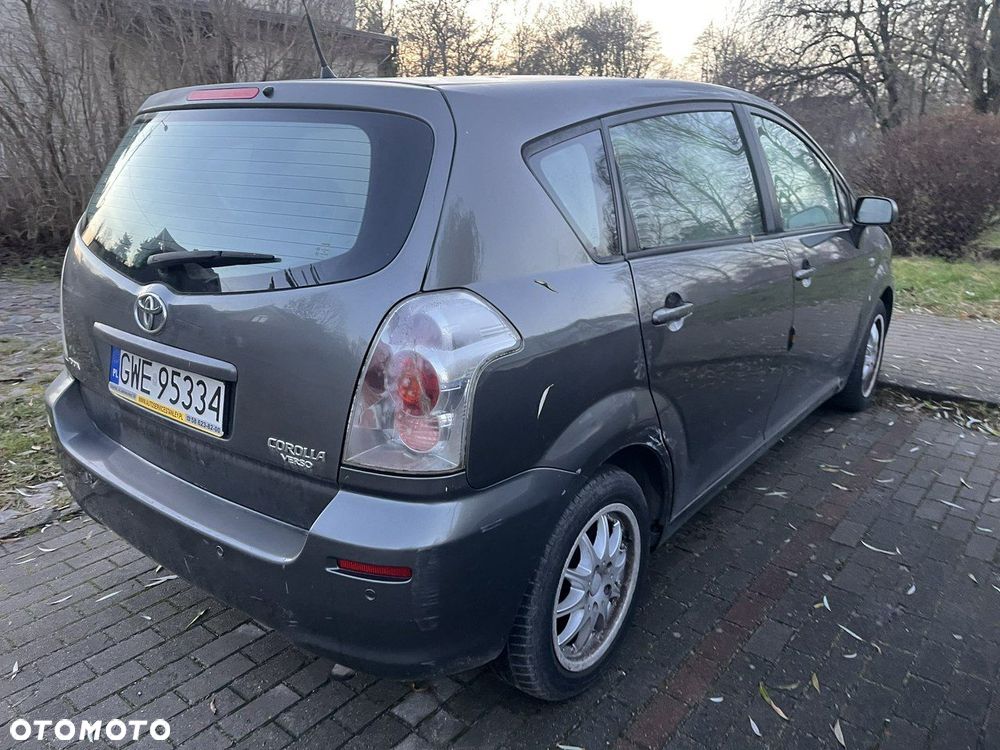 Toyota Corolla Verso - 4