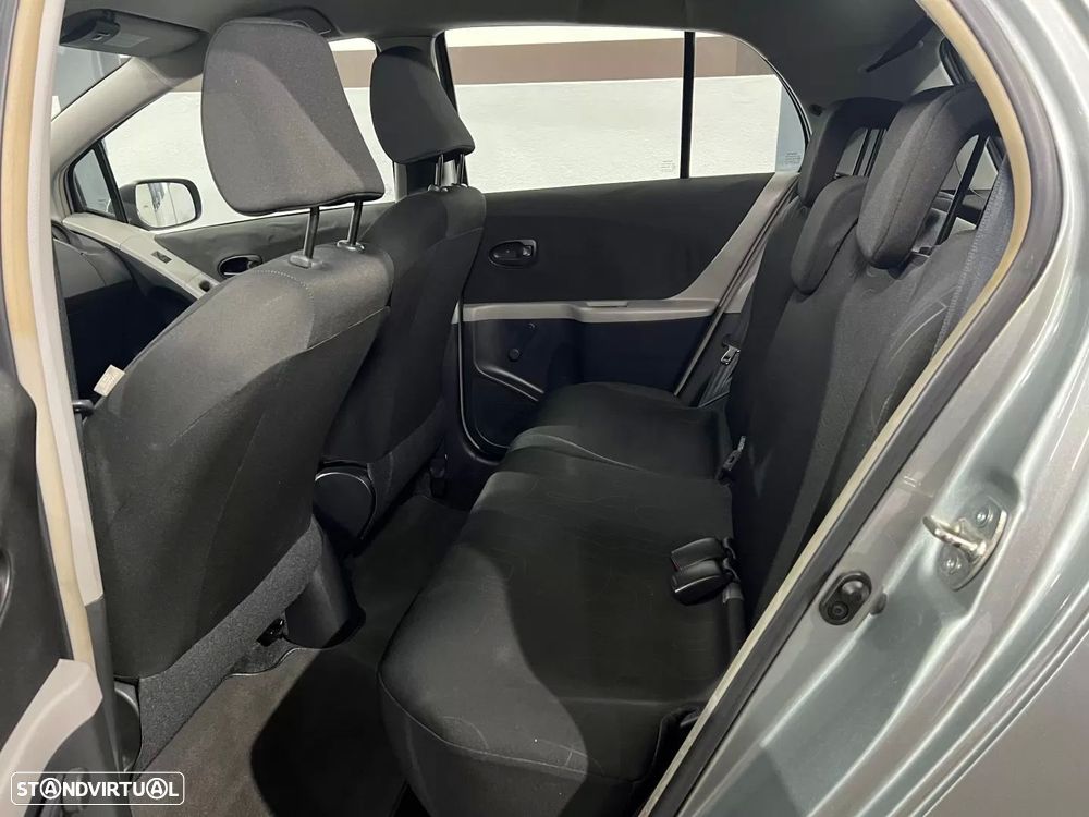 Toyota Yaris 1.0 VVT-i AC - 15