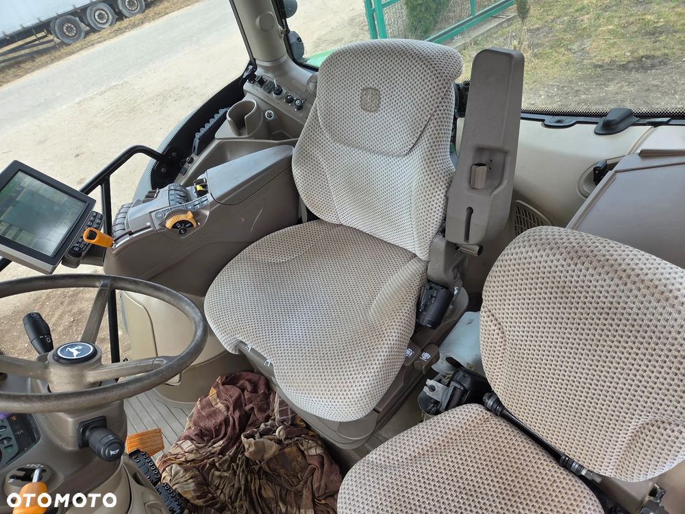 John Deere 6215R - 18