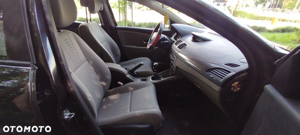 Renault Megane 1.5 dCi Privilege - 21
