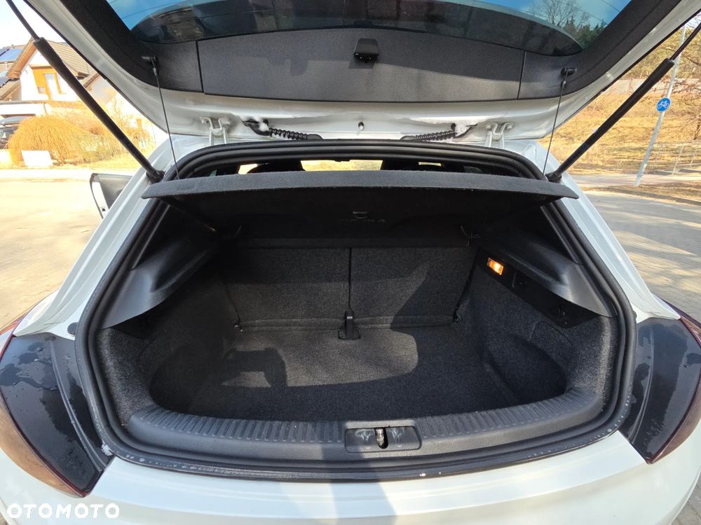 Volkswagen Scirocco 2.0 TDI (Blue Motion Technologie) DSG - 2