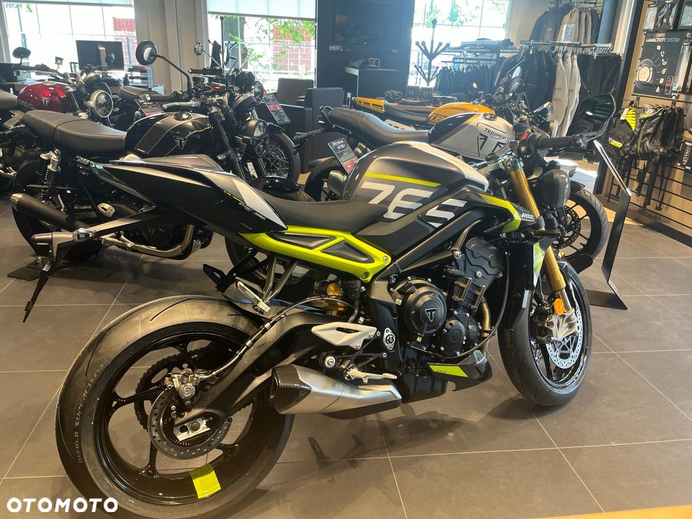 Triumph Street Triple - 3