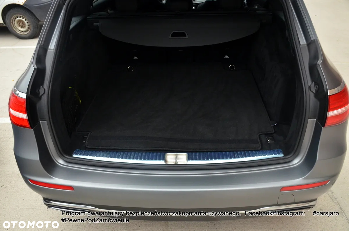 Mercedes-Benz Klasa E 220 d 4Matic T 9G-TRONIC Exclusive - 34