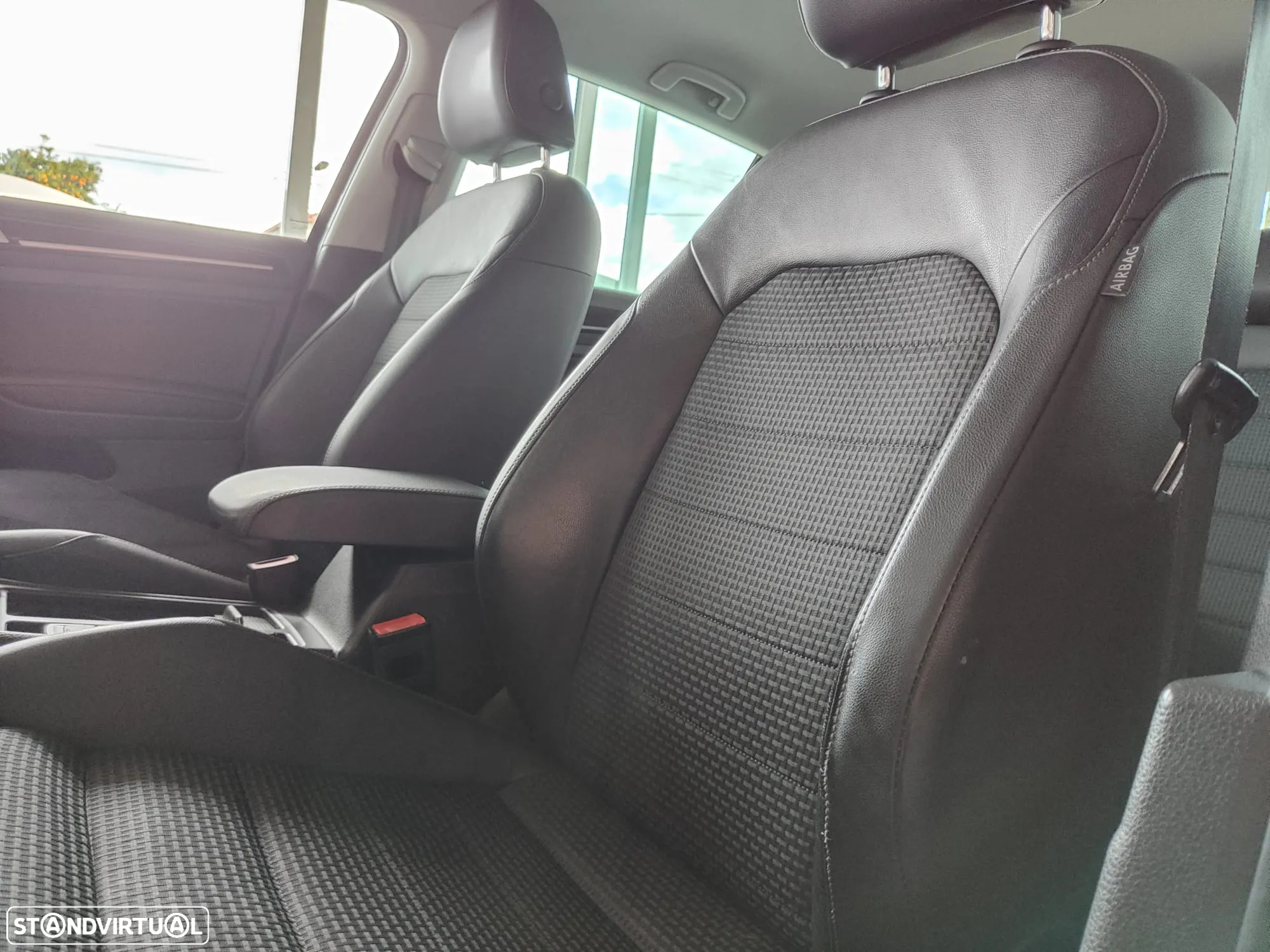 VW Golf 2.0 TDI GTD DSG - 25