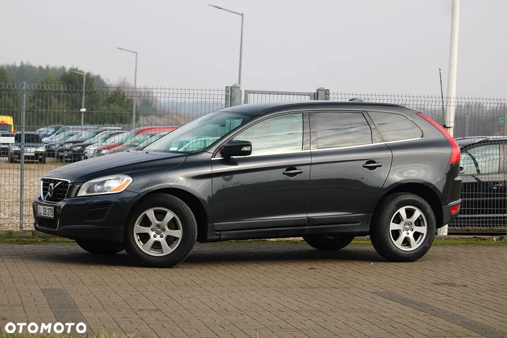 Volvo XC 60 2.4D AWD Momentum - 8