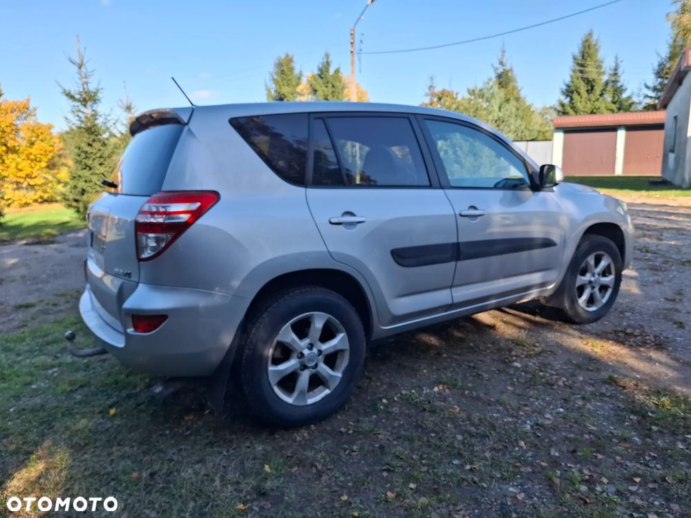 Toyota RAV4 - 6