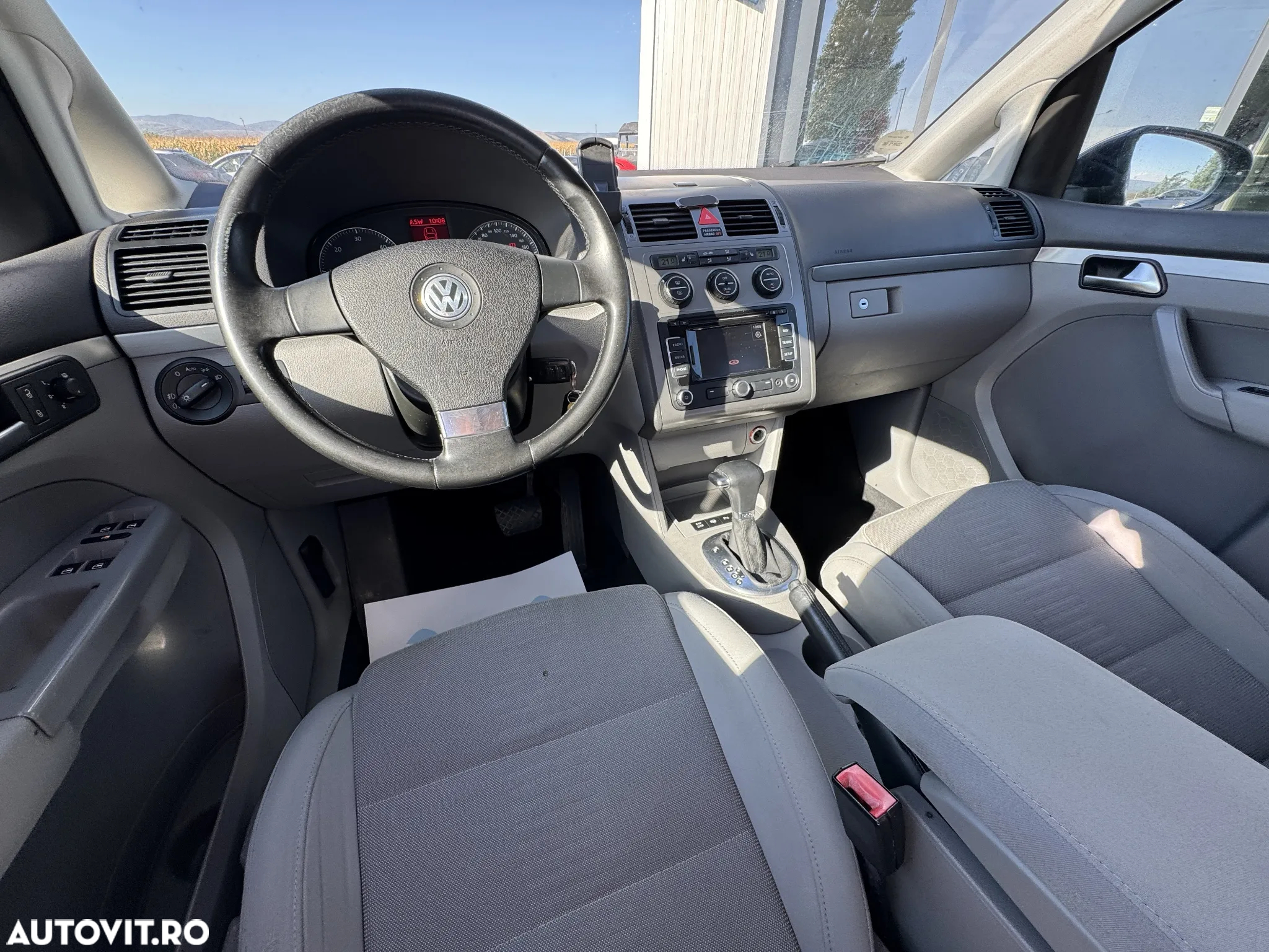 Volkswagen Touran 2.0 TDI DPF Highline DSG - 28