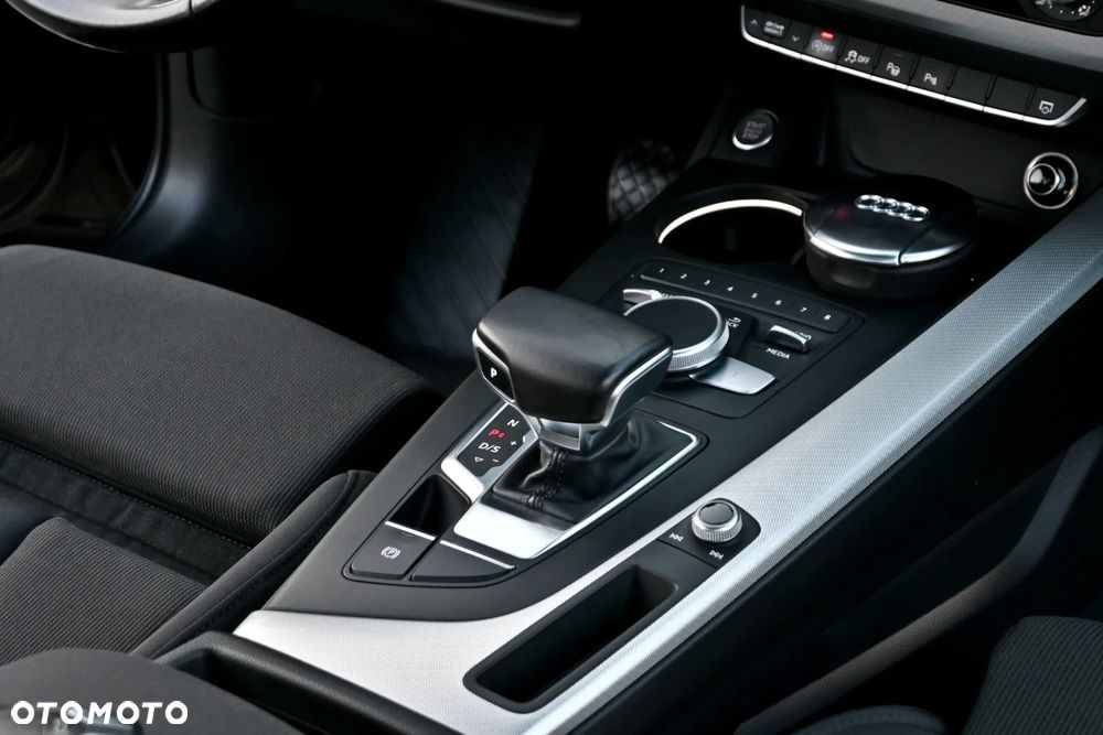 Audi A4 Avant 2.0 TDI S tronic quattro design - 24
