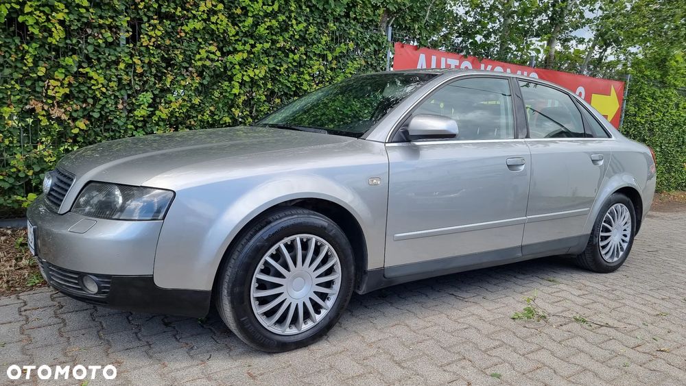 Audi A4 Limousine - 3