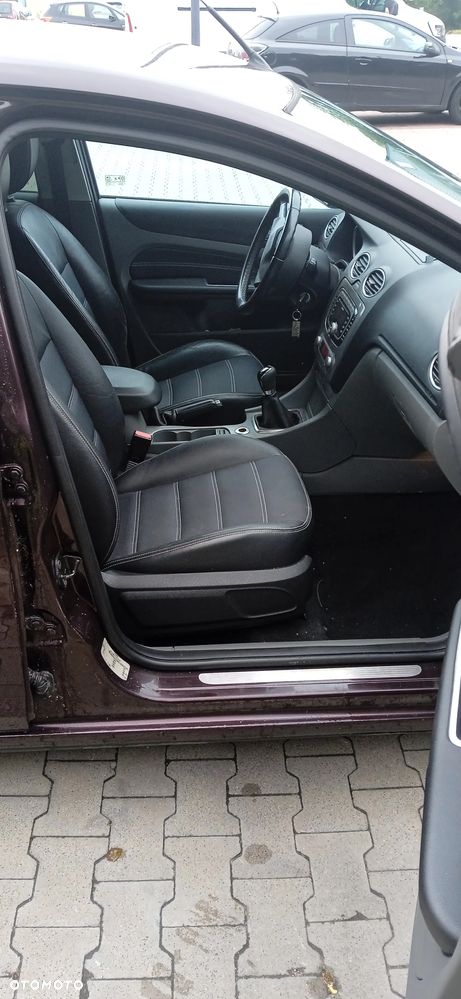 Ford Focus 1.8 FF Ghia - 12