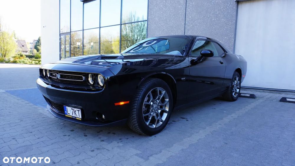 Dodge Challenger - 1