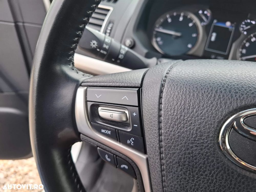 Toyota Land Cruiser 2.8l D-4D 204 CP A/T 7 locuri Luxury AVS - 8
