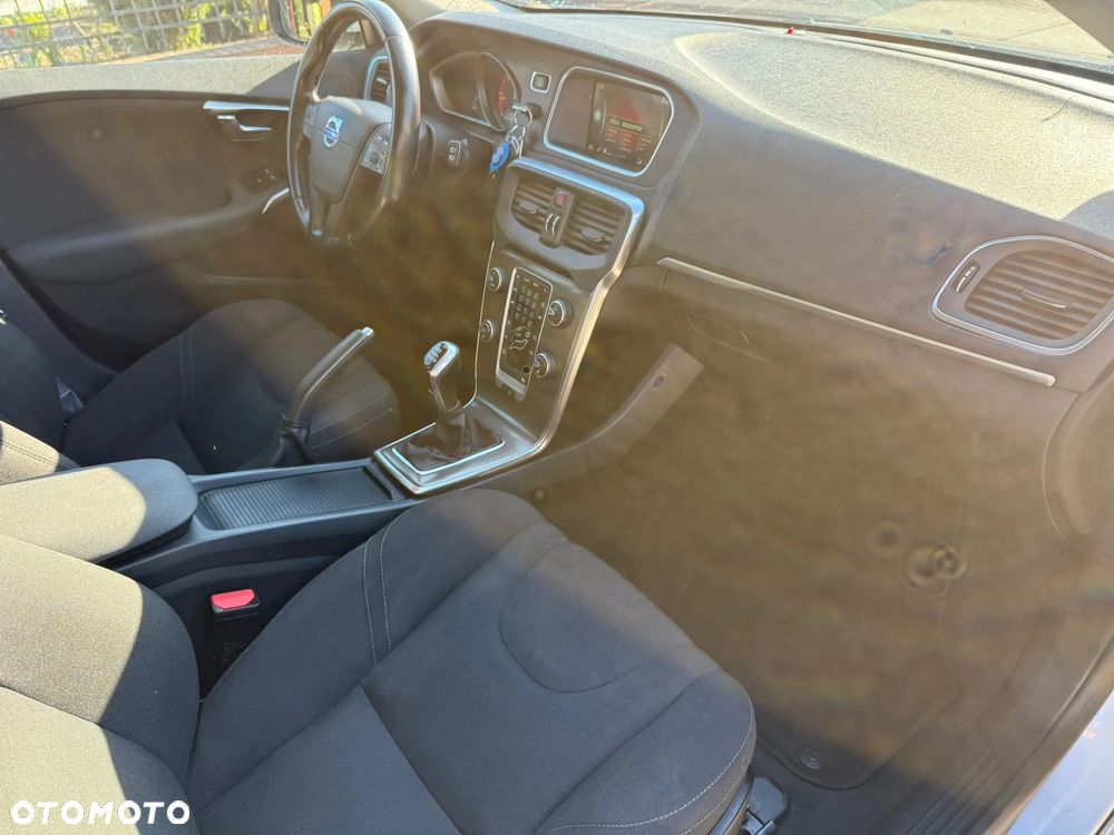 Volvo V40 D3 You - 7