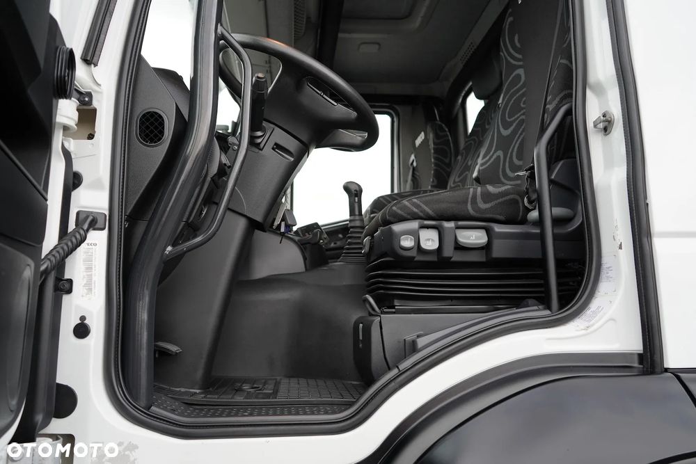 Iveco TRAKKER / 310 / EEV / 4 X 4 / SKRZYNIOWY + HDS / PALFINGER PK 12002 / PILOT - 26