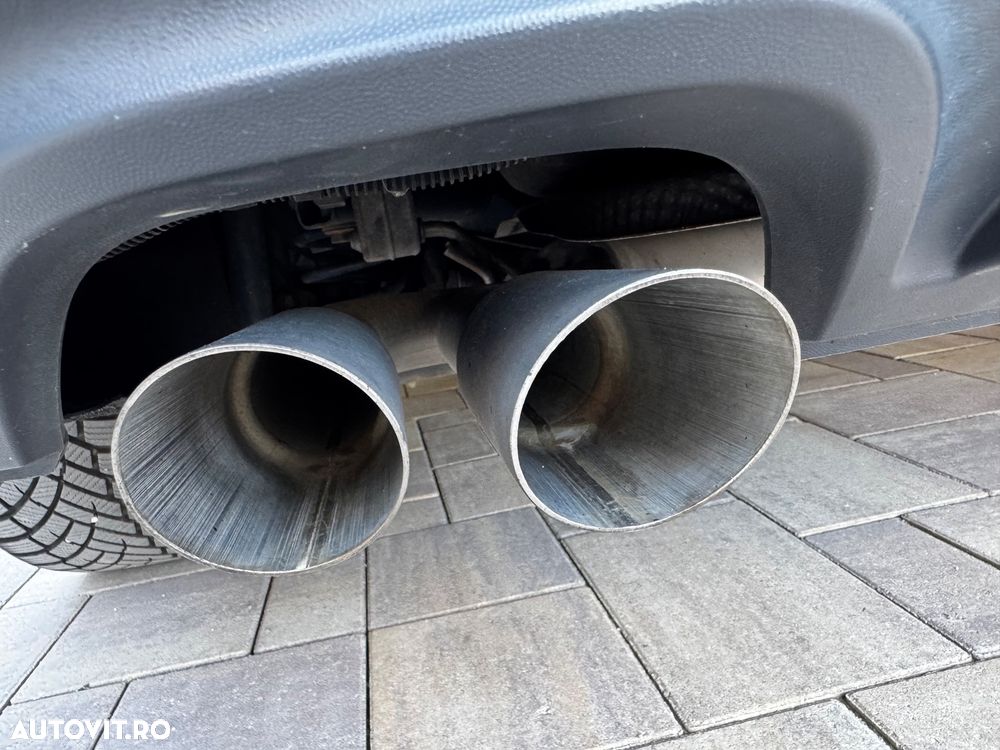 Volkswagen Touran 2.0 TDI Highline - 17