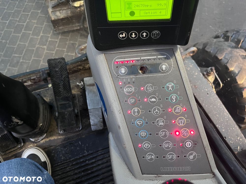 Liebherr A900C Litronic - 16