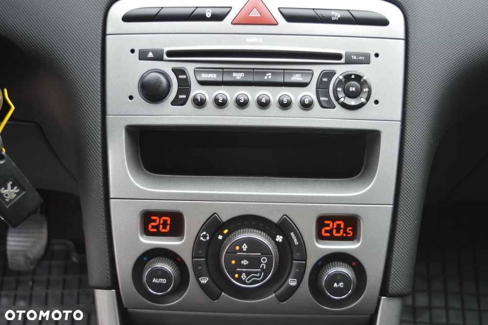 Peugeot 308 1.6 HDi Premium - 16