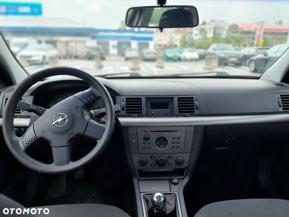 Opel Vectra 2.2 Essentia - 11