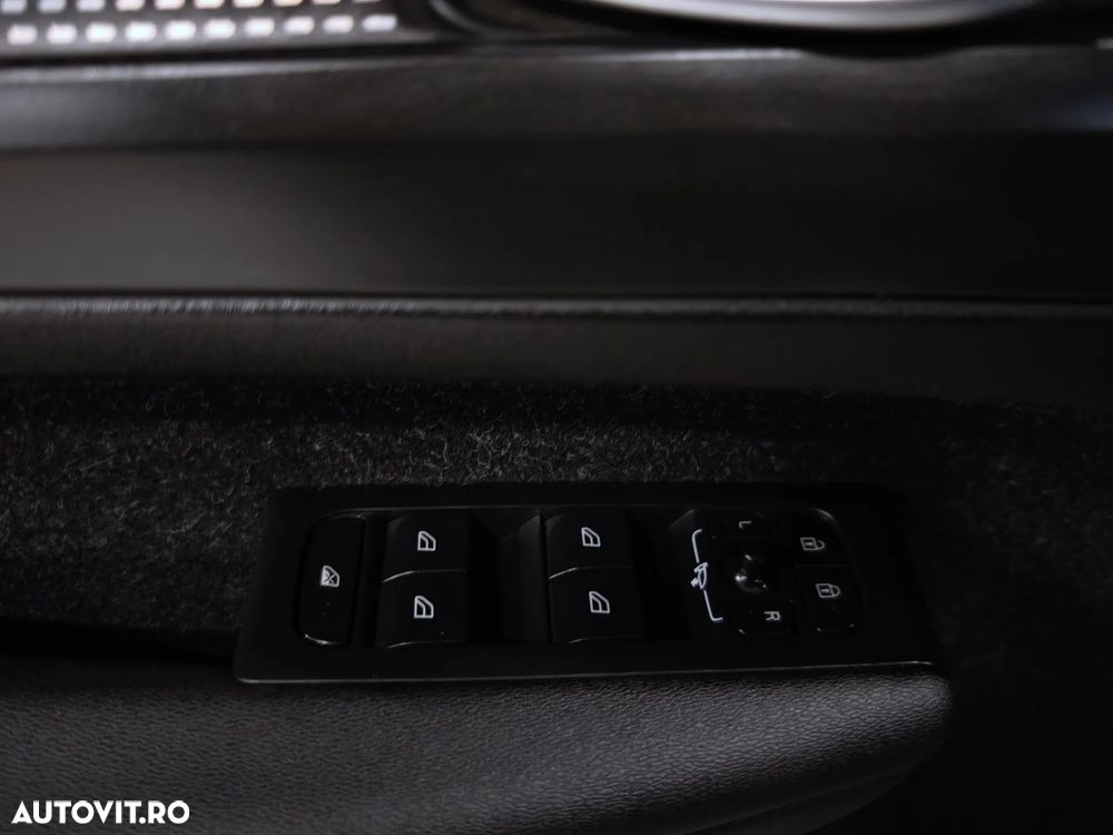 Volvo XC 40 T3 Geartronic RDesign - 29