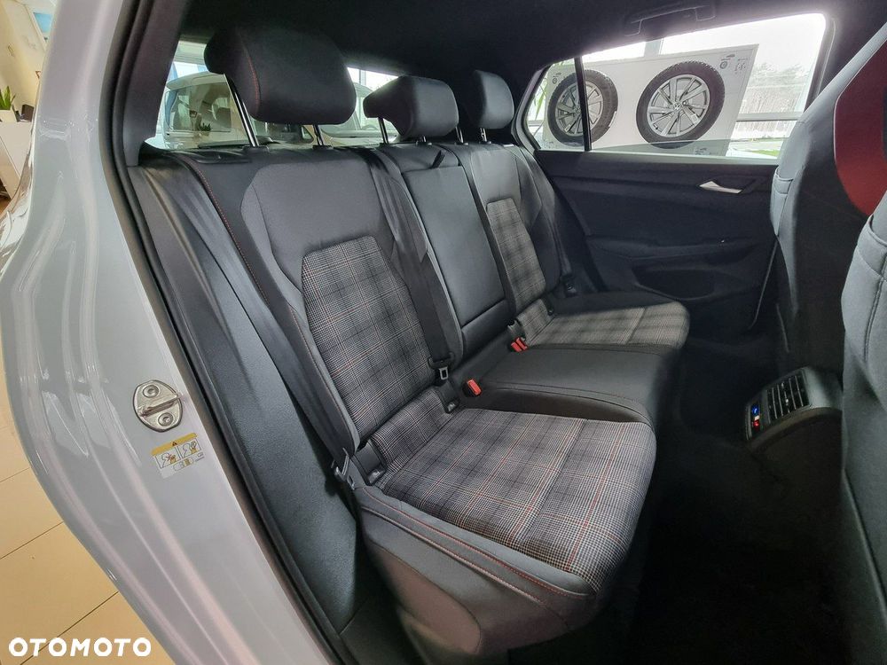 Volkswagen Golf - 15