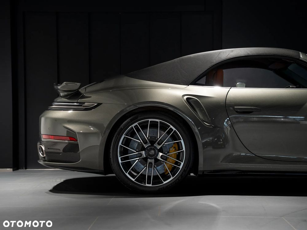 Porsche 911 Carrera Turbo S - 10
