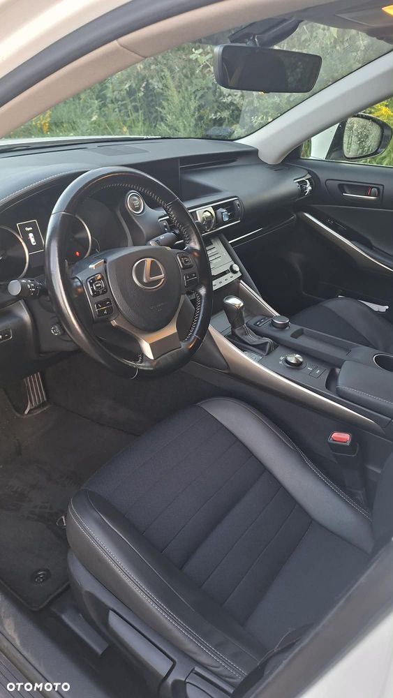Lexus IS 200t / 300 Elegance - 12