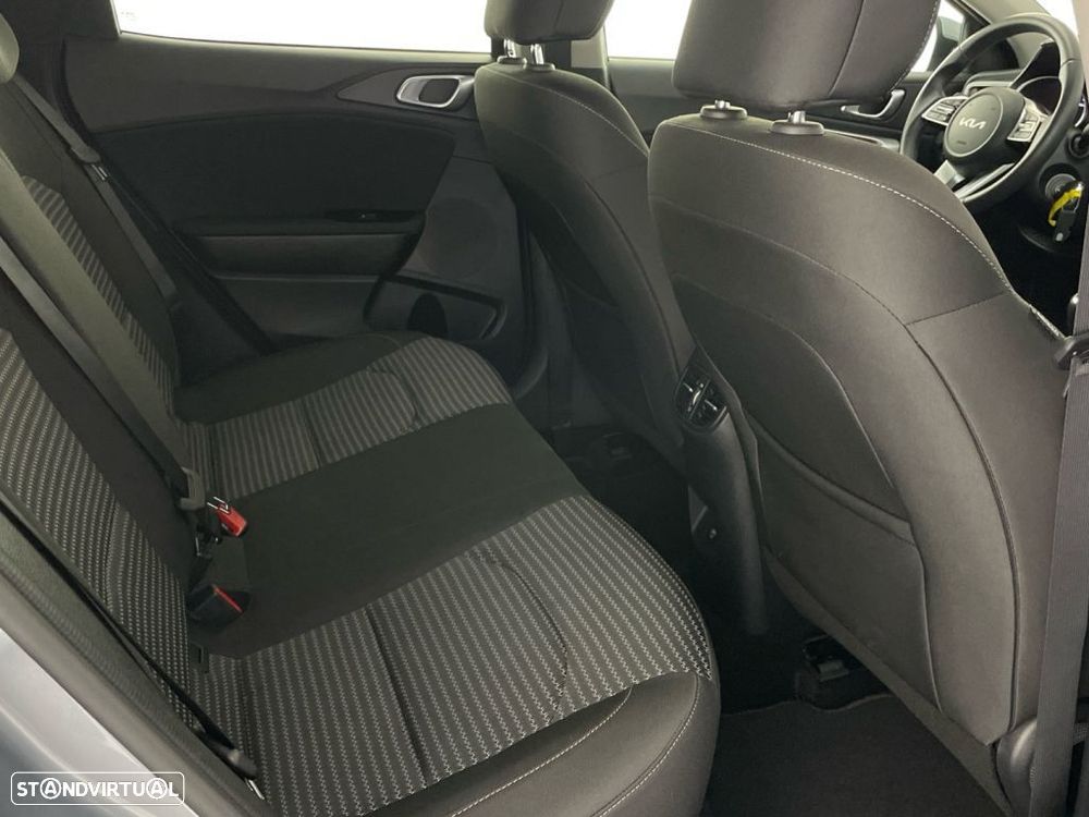 Kia XCeed 1.0 T-GDI Dynamic - 24