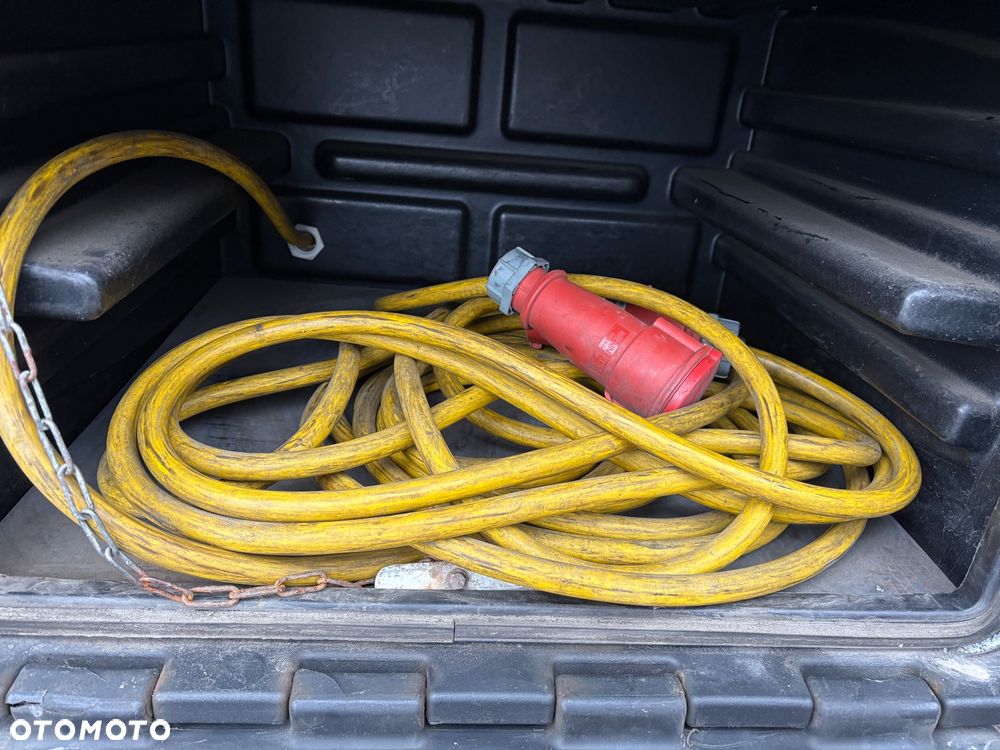 MAN TGM 15.250 / CHŁODNIA CARRIER / DZIELONA KOMORA / DMC 16.000kg / 385.000km przebiegu / WINDA / EURO 6 - 38