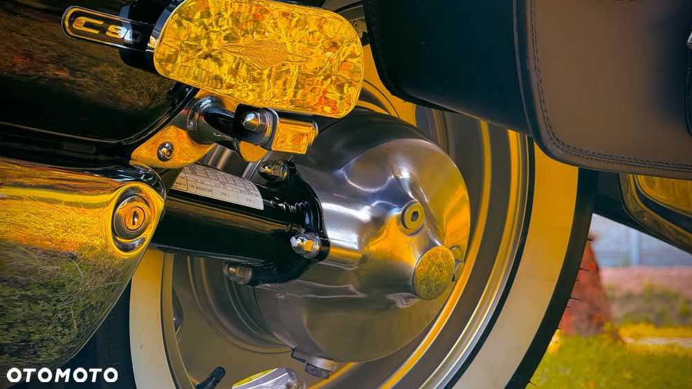 Suzuki Boulevard - 22