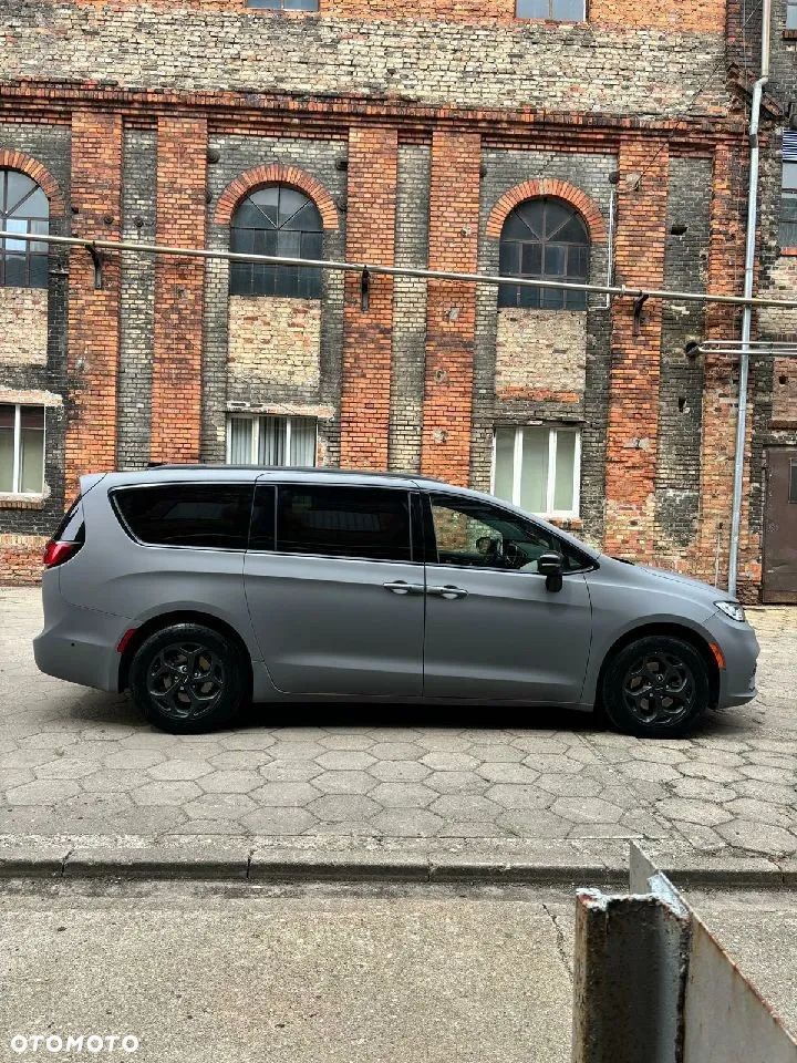 Chrysler Pacifica - 8