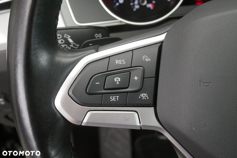 Volkswagen Passat Variant 2.0 TSI Business DSG - 23