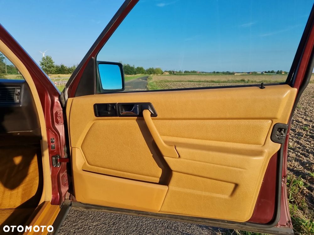 Mercedes-Benz W201 (190) - 13