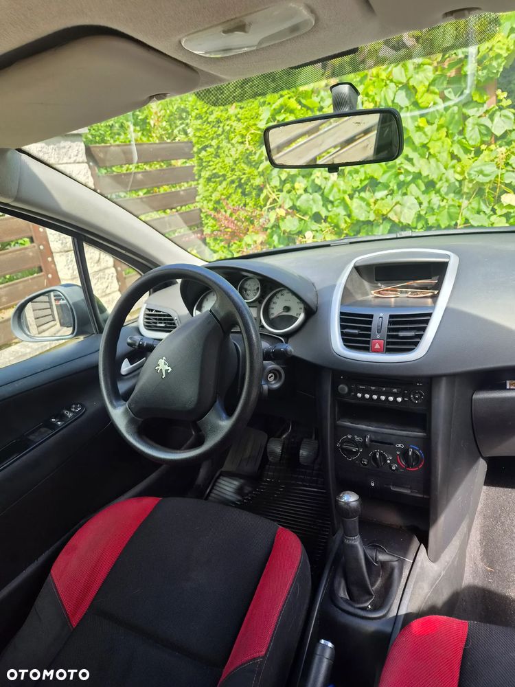 Peugeot 207 1.4 16V Trendy - 9