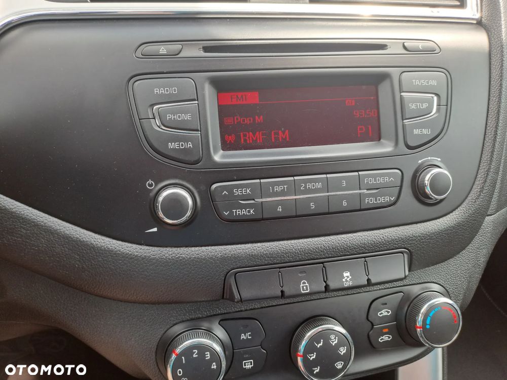Kia Ceed - 8