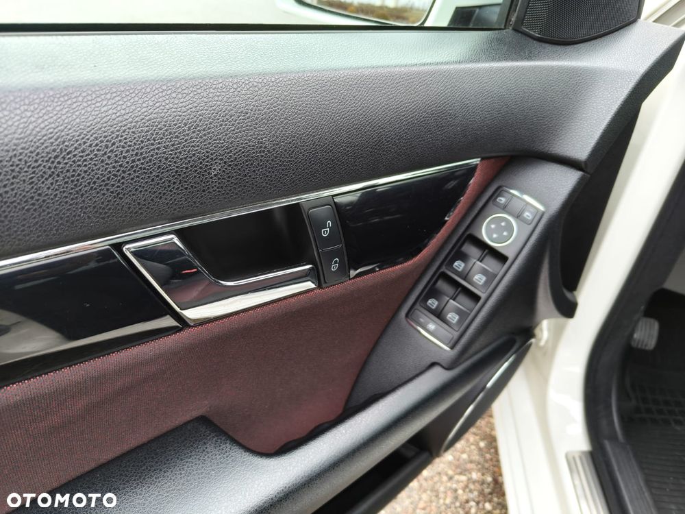 Mercedes-Benz Klasa C - 32