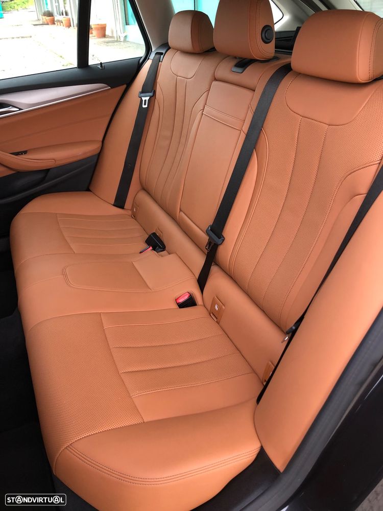 BMW 530 e Line Luxury - 35