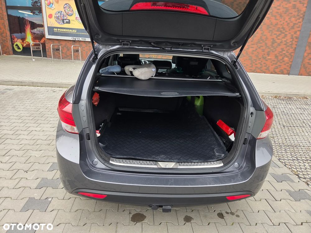 Hyundai i40 Kombi 1.7 CRDi DCT Premium - 25