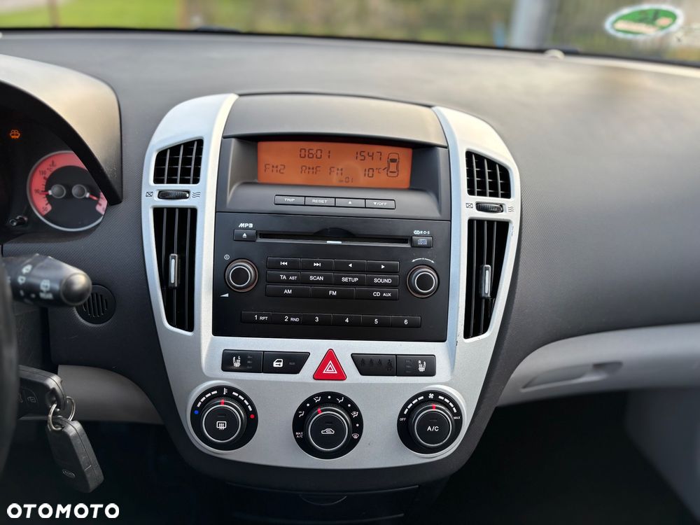 Kia Ceed - 14