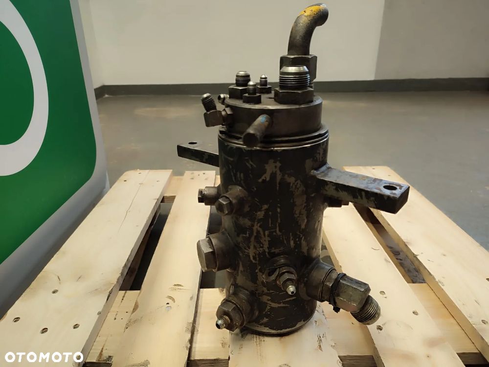 Kolumna obrotu 06345 JLG 660 - 4