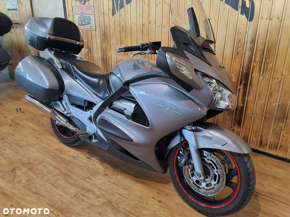 Honda ST - 19